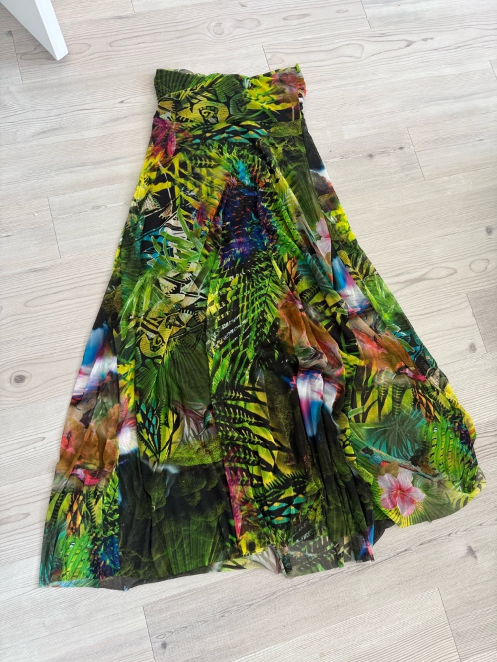 Green Tropical-Print Strapless Midi Dress - Morgan Dress - Picture 2 of 4